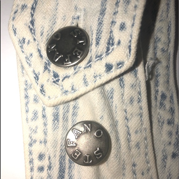 VINTAGE 1980’s OVERALL DISTRESSED PINSTRIPE DENIM SHORTALLS - Picture 8 of 16